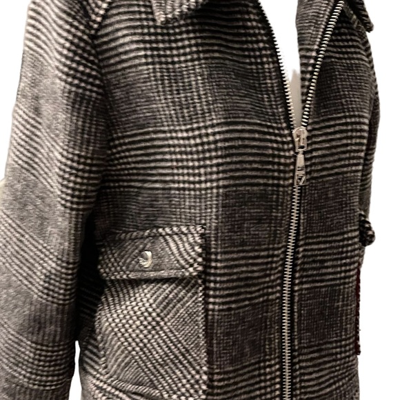 Guess Plaid Bomber Jacket Flannel Size Medium - Picture 3 of 6